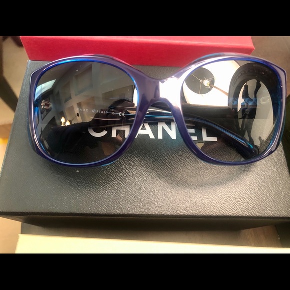 NEW AUTHENTIC SUNGLASSES !! main image 5